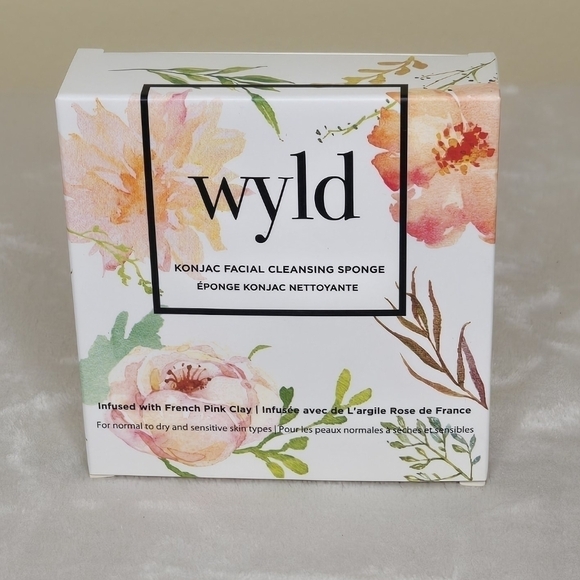 Wyld French Pink Clay Konjac Sponge (Dry, Sensitive Skin) - Picture 7 of 12